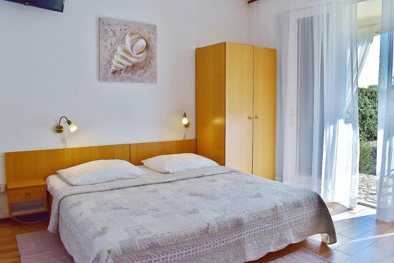 Apartments Zenko Rab Town Dış mekan fotoğraf
