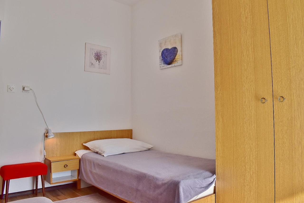 Apartments Zenko Rab Town Dış mekan fotoğraf