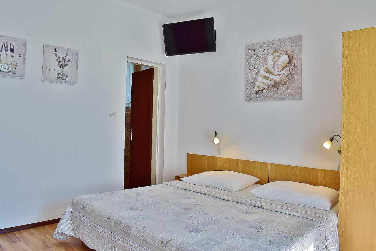Apartments Zenko Rab Town Dış mekan fotoğraf
