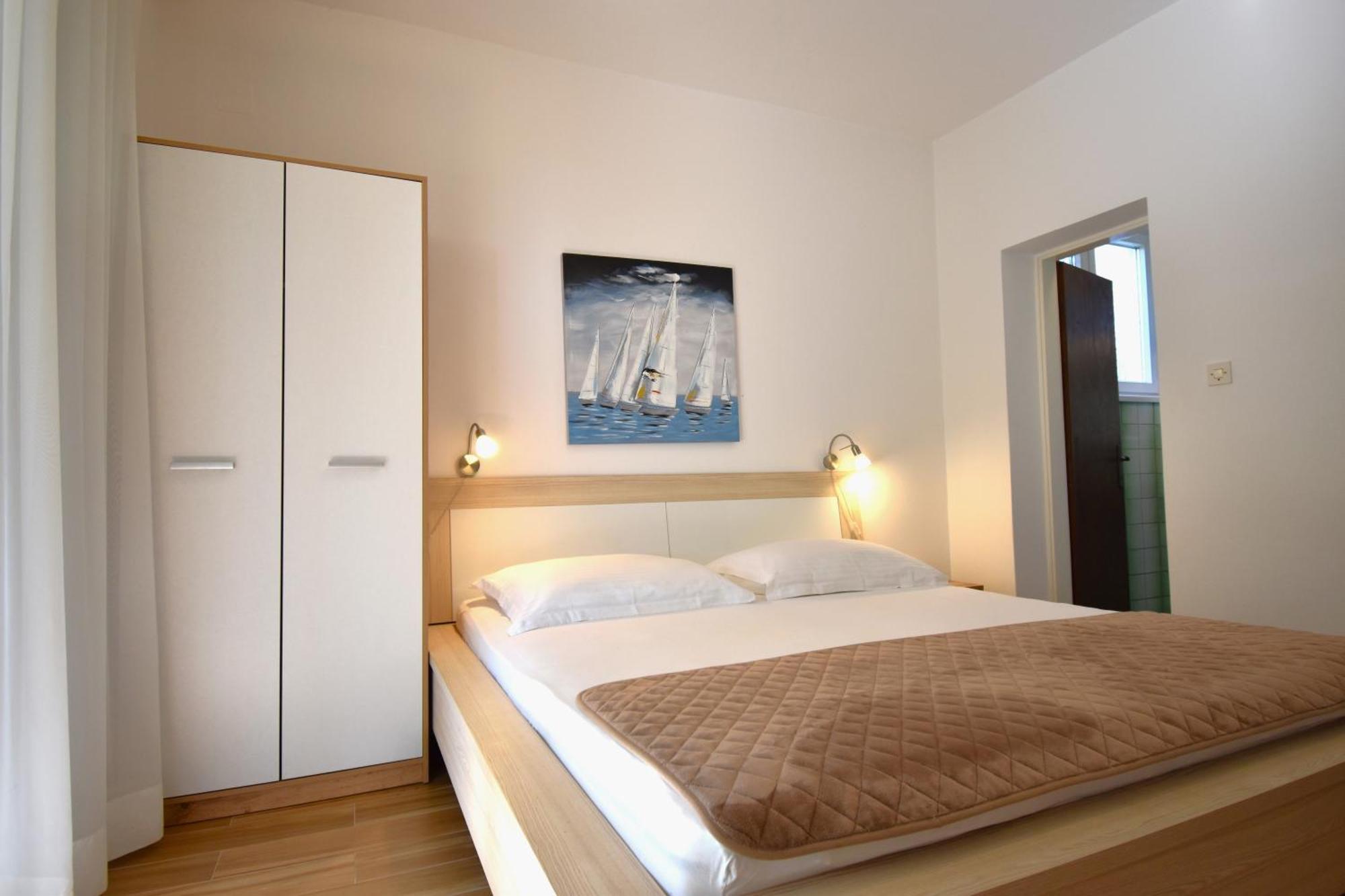 Apartments Zenko Rab Town Dış mekan fotoğraf